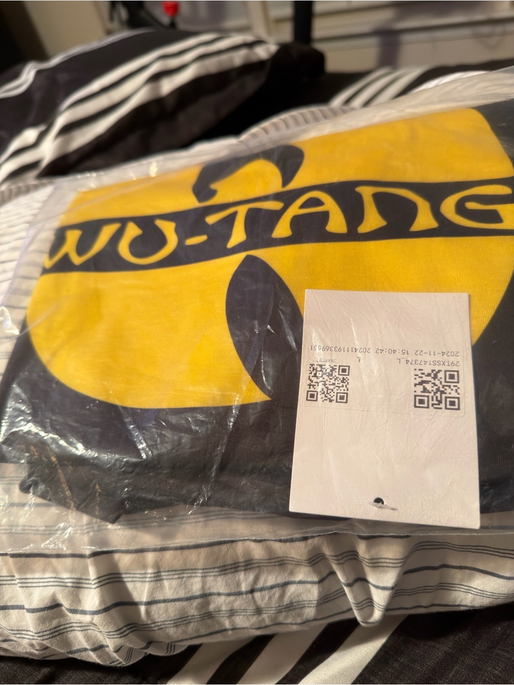 Wu-Tang Men’s Yellow & Black Graphic Tee
